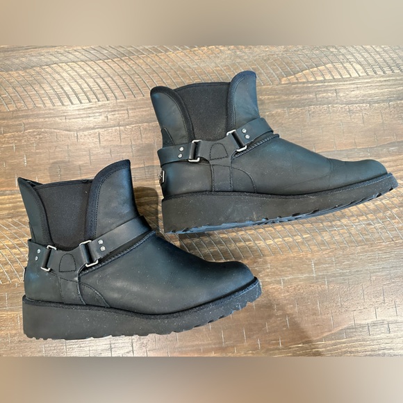 UGG Australia Glen Black Leather Wedge Biker Boots Size 8 - Picture 4 of 7